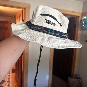 Teva hat
